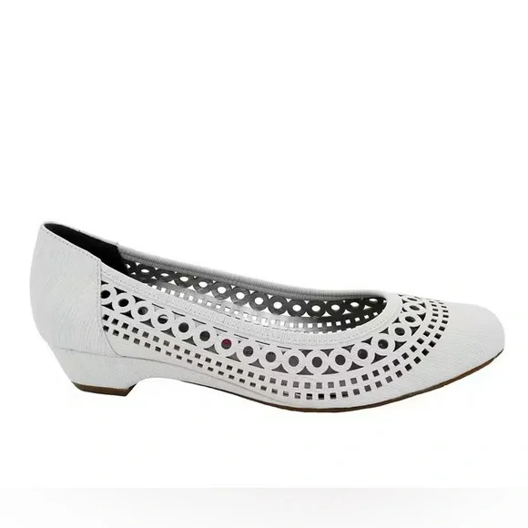 Ros Hommerson ‘Tina’ Flat Slip On Shoes w/ Hole Amazing quality Size 8 Like new - Picture 2 of 15